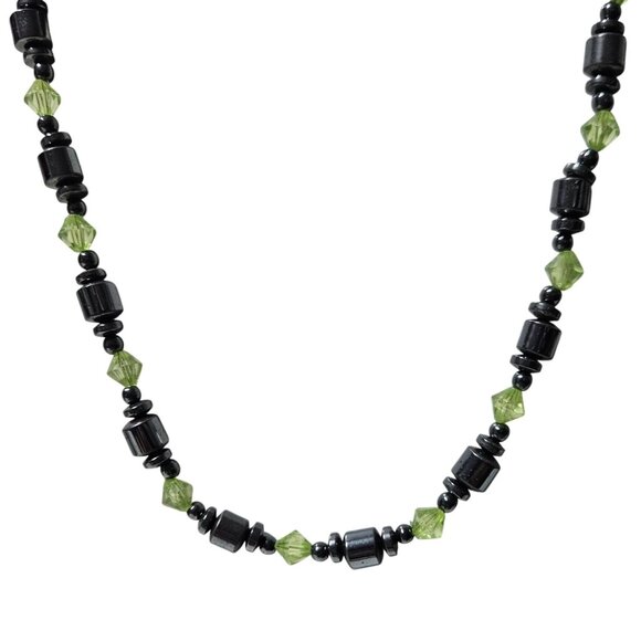Boho Hematite Green Crystal Beaded Necklace Grounding Stone Spiritual Jewelry - Picture 1 of 5